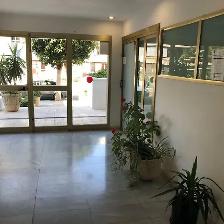 Familiar Leomar Apartment